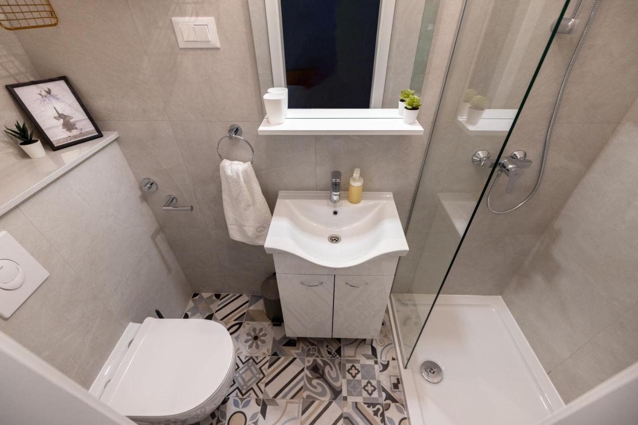 Apartment Bili-Sea View Apartment In The Center Makarska Exterior photo